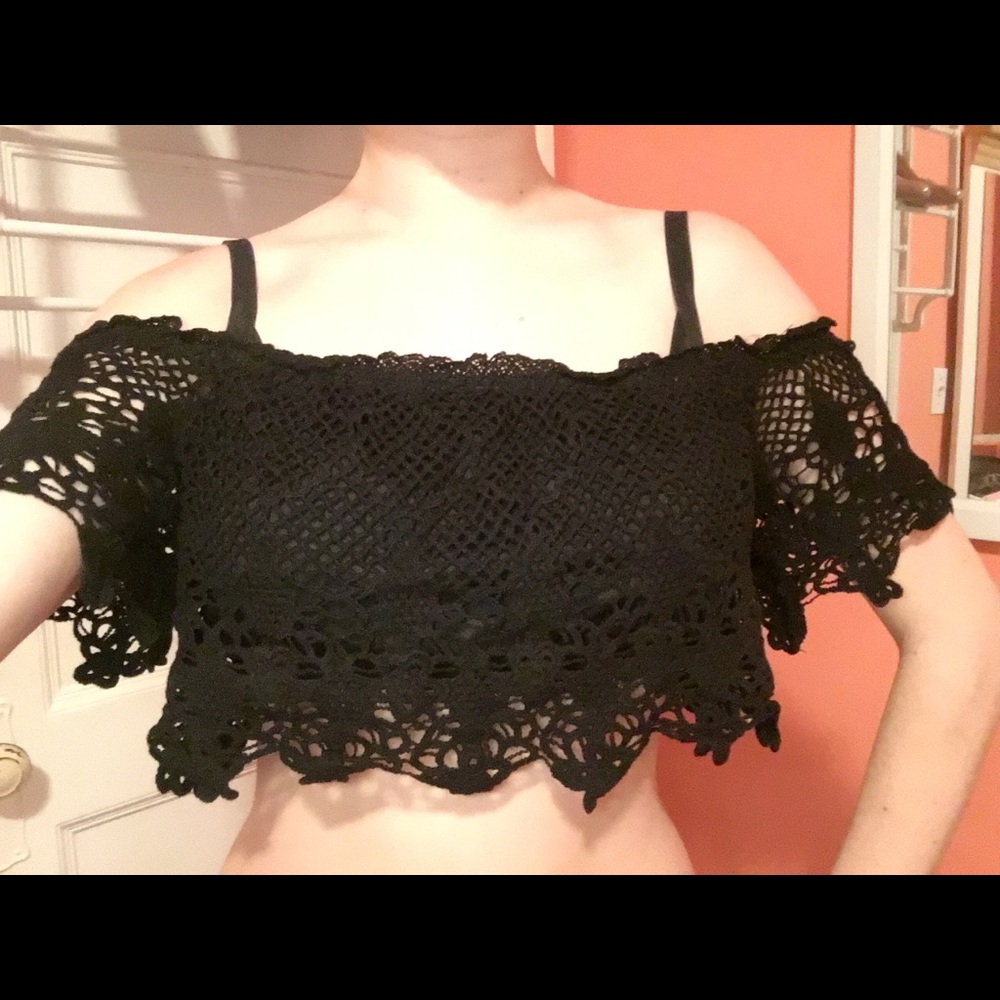 Crochet black crop top!